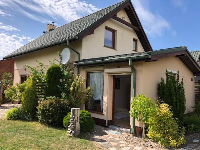 Dom Caloroczny Sarbinowo Villa Buitenkant foto
